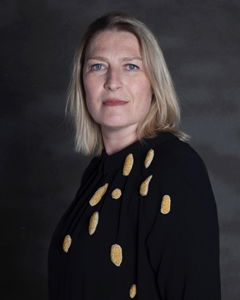 Carla Nuis, Gouden Cuddles Brooches, 2016. Foto Marja Sterck