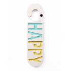Kartonnen witte deurhanger met het woord happy in azur blauw en geel