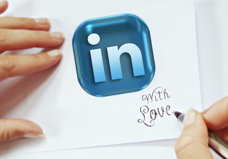 LinkedIn persoonlijk uitnodiging 'With love' Spring eruit met LinkedIn