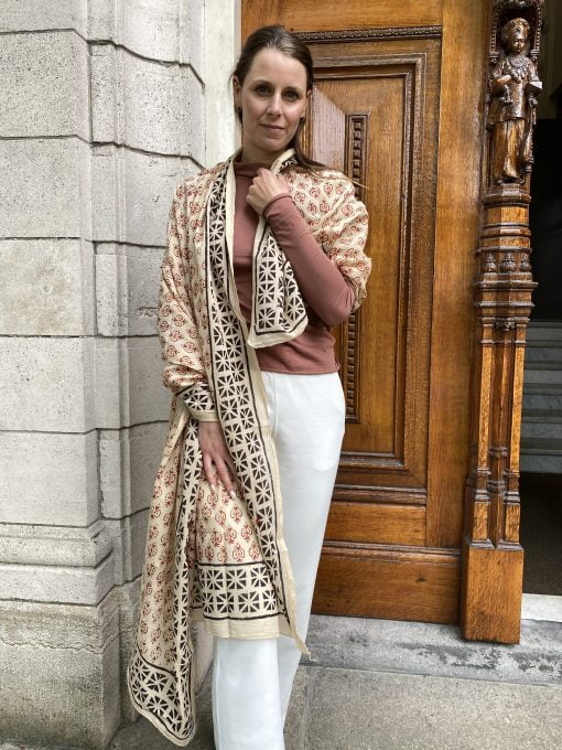 Prachtige met de hand gestempelde blockprintsjaals uit India uit de regio Rajasthan. Te gebruiken als sjaal, als pareo, als rok of jurkje voor het strand, etc!