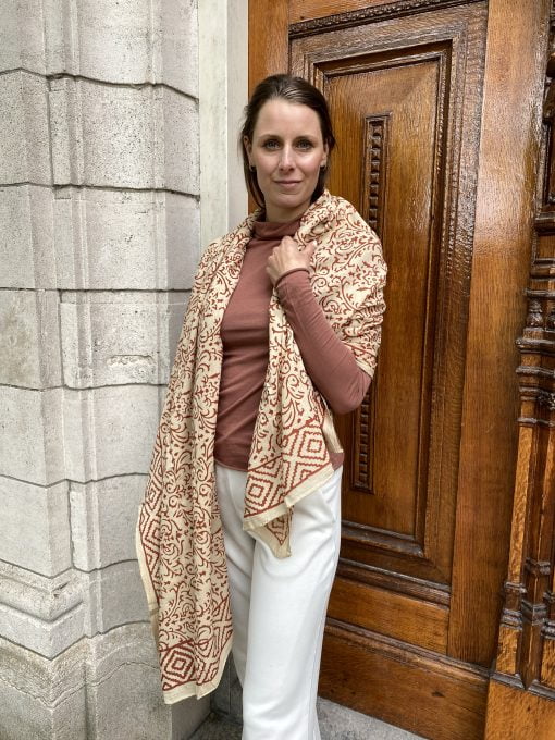 Prachtige met de hand gestempelde blockprintsjaals uit India uit de regio Rajasthan. Te gebruiken als sjaal, als pareo, als rok of jurkje voor het strand, etc!