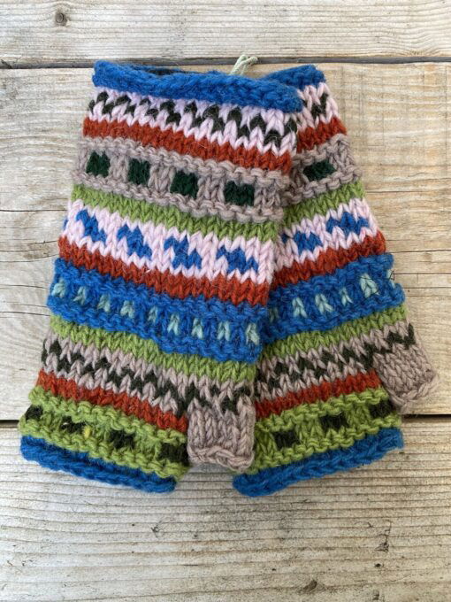Handwarmers, vingerloze handschoenen of polswarmers. Handgebreid in Nepal en gevoerd met fleece voor super warme handen
