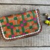 Prachtige en unieke portemonnee met de hand afgewerkt met vintage stoffen uit India. Elke portemonnee is uniek en handmade.