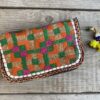 Prachtige en unieke portemonnee met de hand afgewerkt met vintage stoffen uit India. Elke portemonnee is uniek en handmade.