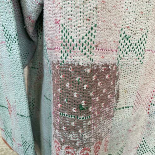 One of a kind kantha jas, elke jas is uniek. Gemaakt van antieke katoenen dekens uit India en reversible. Een echte eye catcher jas.Sustainable en upcycled en 100% katoen.