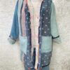 One of a kind kantha jas, elke jas is uniek. Gemaakt van antieke katoenen dekens uit India en reversible. Een echte eye catcher jas.Sustainable en upcycled en 100% katoen.