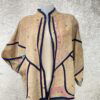 One of a kind kantha jas, elke jas is uniek. Gemaakt van antieke katoenen dekens uit India en reversible. Een echte eye catcher jas.Sustainable en upcycled en 100% katoen.