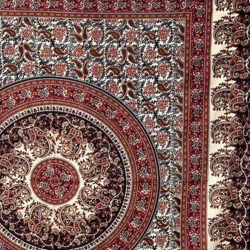 Prachtige met de hand gezeefdrukte katoenen doek uit India. Lekker voor op een tweepersoonsbed, op de bank, aan de muur of mee naar het strand of picknick.