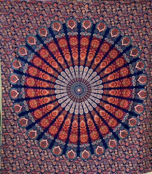 Prachtige met de hand gezeefdrukte katoenen doek uit India. Lekker voor op een tweepersoonsbed, op de bank, aan de muur of mee naar het strand of picknick.
