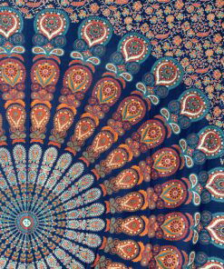 Prachtige met de hand gezeefdrukte katoenen doek uit India. Lekker voor op een tweepersoonsbed, op de bank, aan de muur of mee naar het strand of picknick.