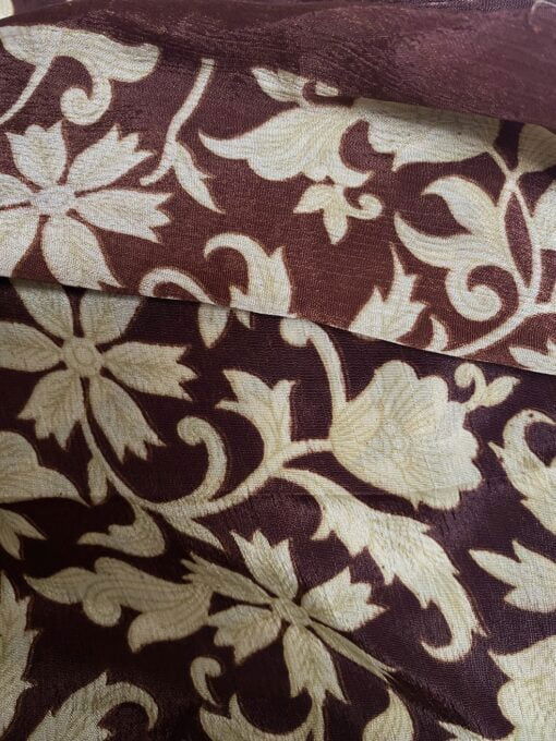 Superwijde broekrok gemaakt van vintage sari stoffen. Zwieren en zwaaien, dansen en schitteren. Elke broekrok is uniek er is er dus maar 1 in deze print!