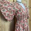 Schitterende zomerjurk, gemaakt van blockprint stof die geheel met de hand gestempeld is. Honderd procent katoen en past maat XS-XL .