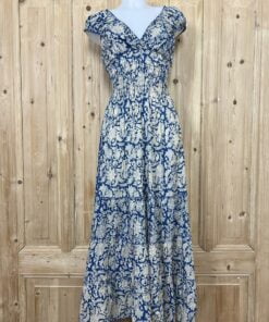 Schitterende zomerjurk, gemaakt van blockprint stof die geheel met de hand gestempeld is. Honderd procent katoen en past maat XS-XL .