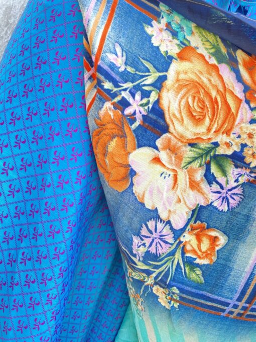 Vintage sari wikkelrok uit India, die aan twee kanten te dragen is. Dubbelzijdig dus! Gemaakt van tweedehands sari's dus elke rok is uniek. Past met maten XS-XXL. Upcycled en recycled fashion uit India.