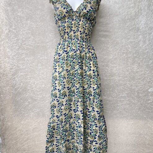 Schitterende zomerjurk, gemaakt van blockprint stof die geheel met de hand gestempeld is. Superacht elastiek net onder de borst voor een mooie snit. Honderd procent katoen en past maat XS-XXL tot en met Cupmaat G