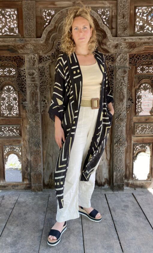 Kimono uit india gemaakt van een flinterdunne linnenlook katoen met een prachtig met de hand geblockprint patroon. One size fits all. Free size.