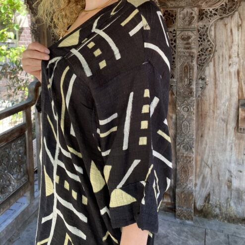 Kimono uit india gemaakt van een flinterdunne linnenlook katoen met een prachtig met de hand geblockprint patroon. One size fits all. Free size.