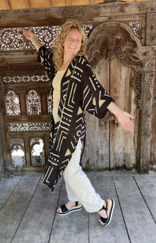 Kimono uit india gemaakt van een flinterdunne linnenlook katoen met een prachtig met de hand geblockprint patroon. One size fits all. Free size.