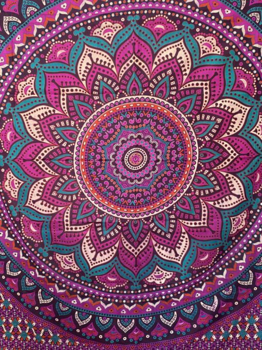 Mandala doek. Als strandkleed, sprei op het tweepersoons bed, doek voor op de bank, decoratie aan de muur. Met deze met de hyand gezeefdrukte doek uit India voeg je een prachtig item toe aan je bohemian interieur.
