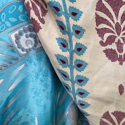 Vintage sari wikkelrok uit India, die aan twee kanten te dragen is. Dubbelzijdig dus! Gemaakt van tweedehands sari's dus elke rok is uniek. Past met maten XS-XXL. Upcycled en recycled fashion uit India.