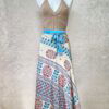Vintage sari wikkelrok uit India, die aan twee kanten te dragen is. Dubbelzijdig dus! Gemaakt van tweedehands sari's dus elke rok is uniek. Past met maten XS-XXL. Upcycled en recycled fashion uit India.